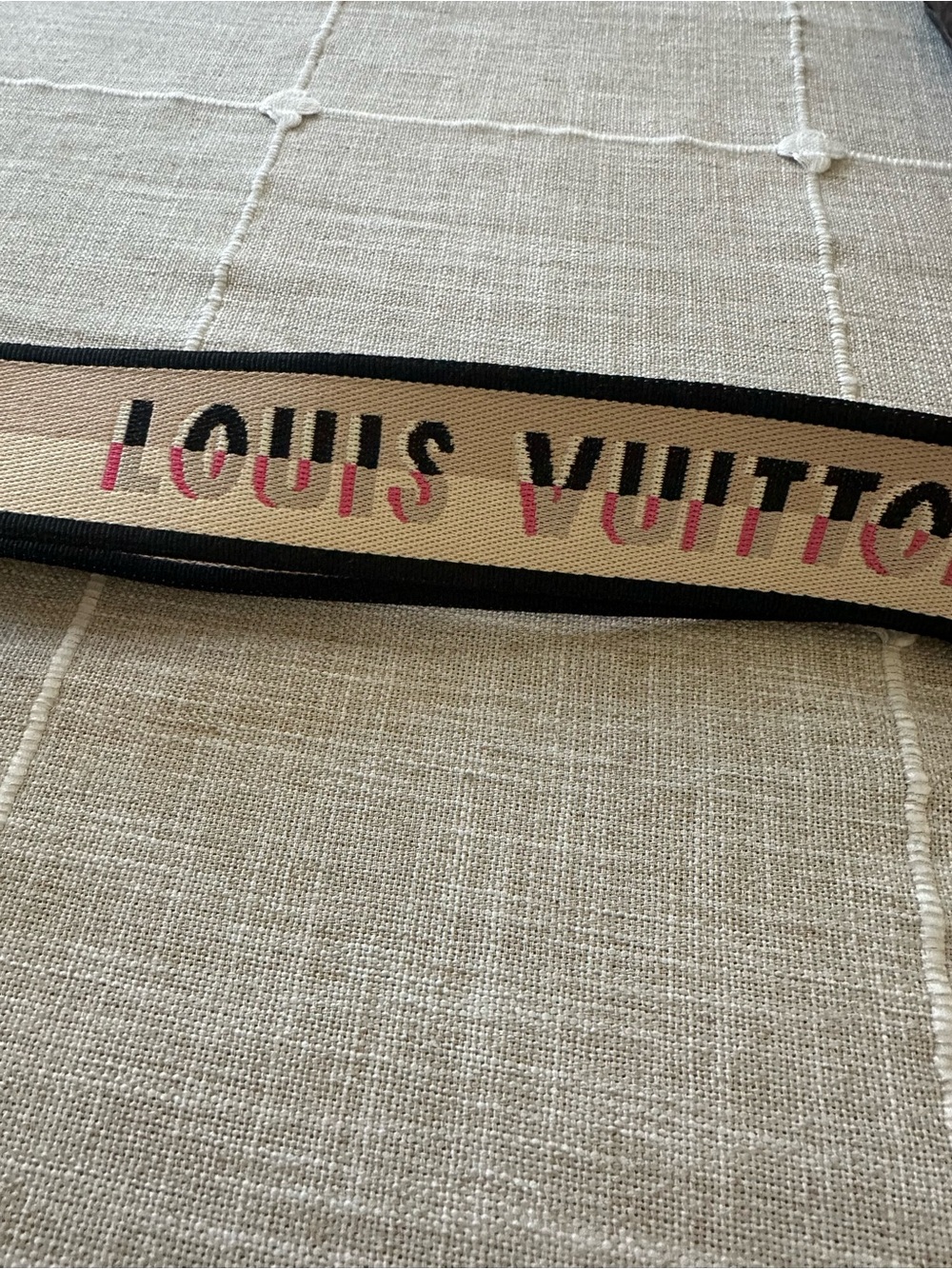 100% Authentic Louis Vuitton Beige Detachable Speedy Guitar Strap